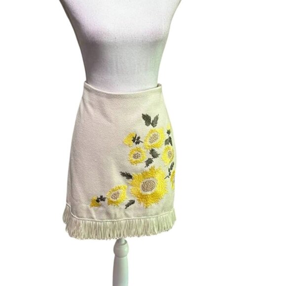 Boston Proper NWT Floral Embroidered Raffia Fringe Mini Skirt size 16 - Picture 2 of 16